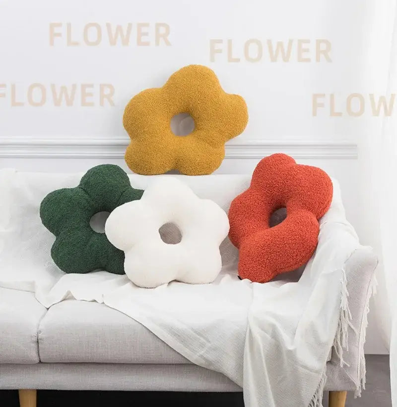 White Flower Cushion Set