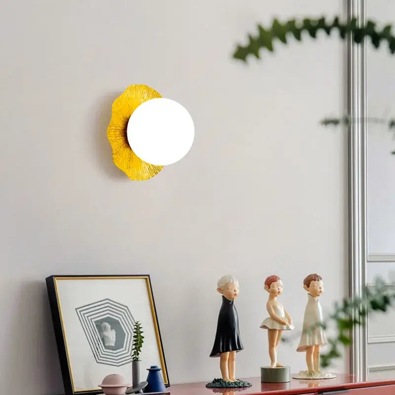 Gold Lotus Leaf Lamp