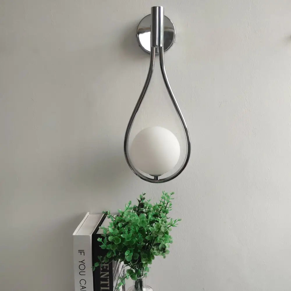Gold Teardrop Nordic Sconce