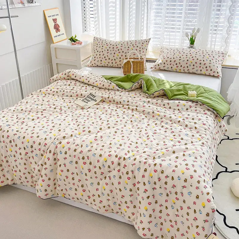 Rabbit Print Gauze Quilt