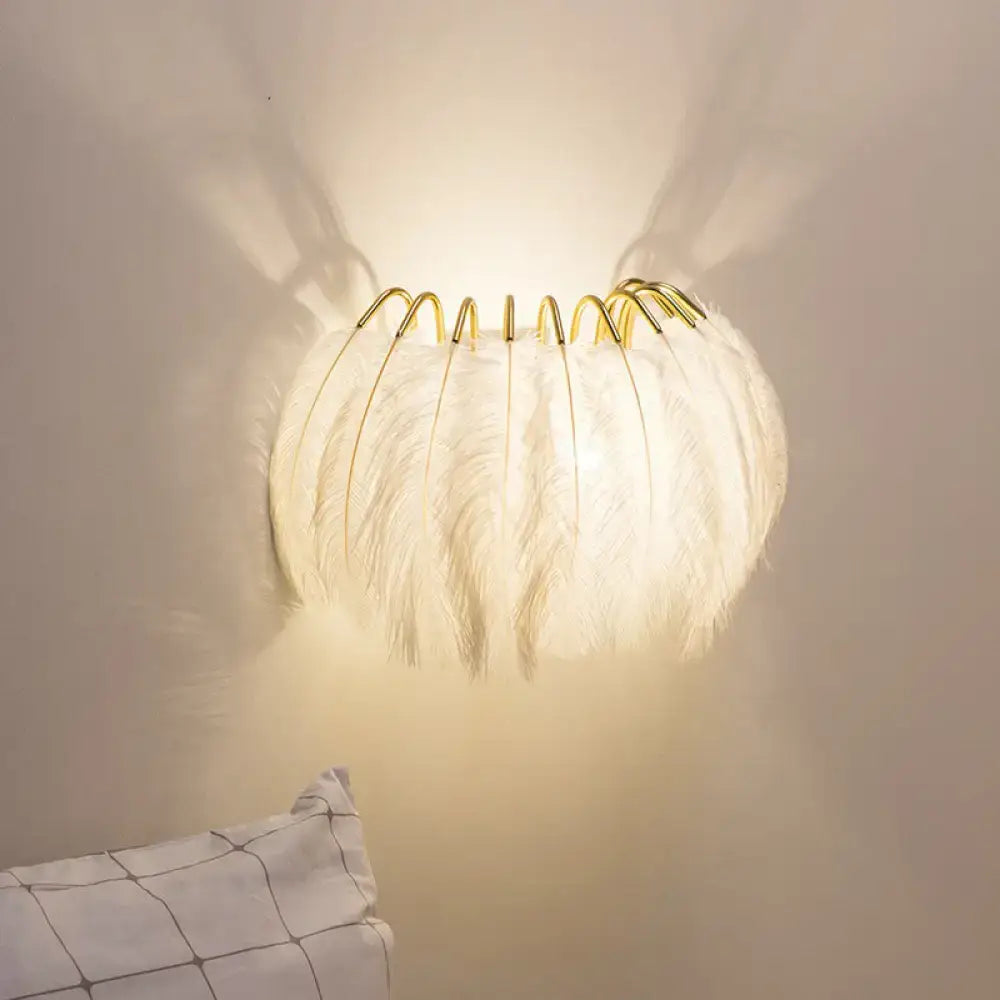 Gold Feather Curved Compact Wall Sconce