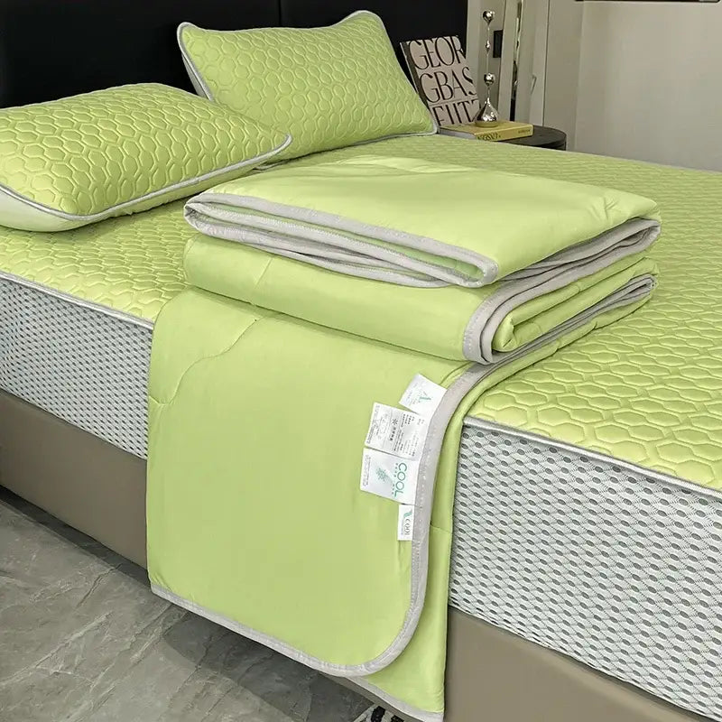 Ice Silk Quilt Set