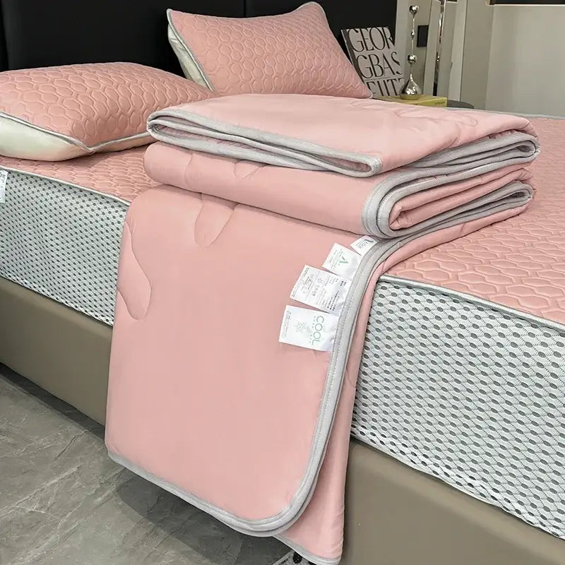 Ice Silk Quilt Set