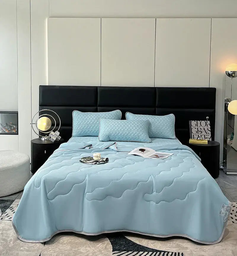 Ice Silk Quilt Set