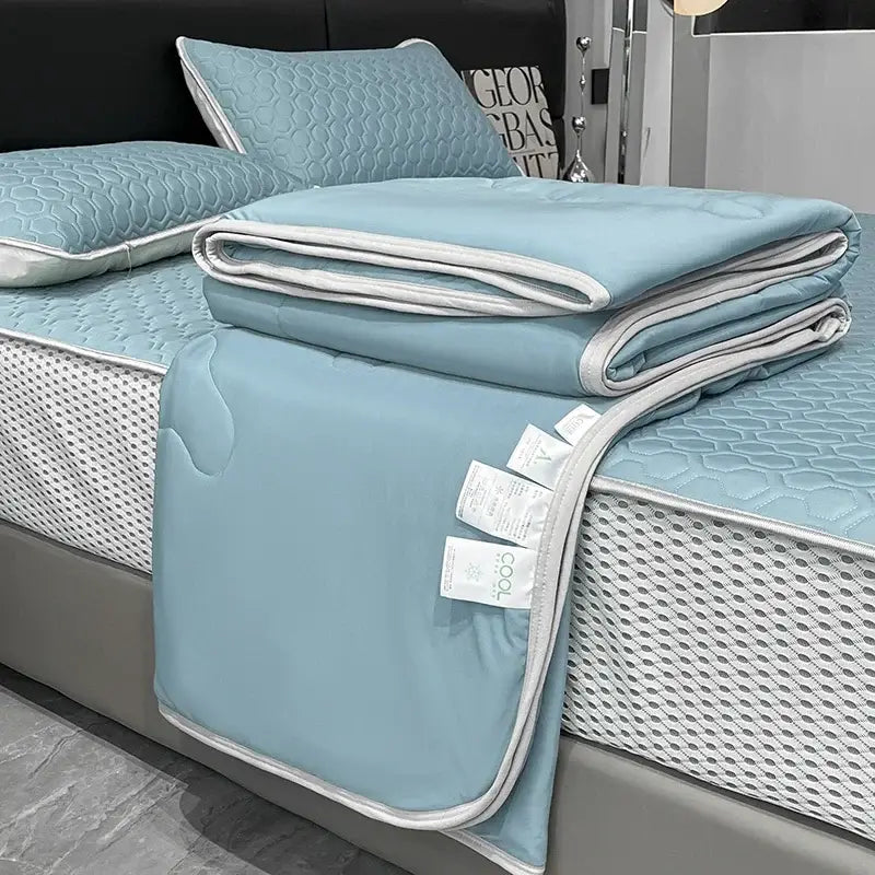 Ice Silk Quilt Set