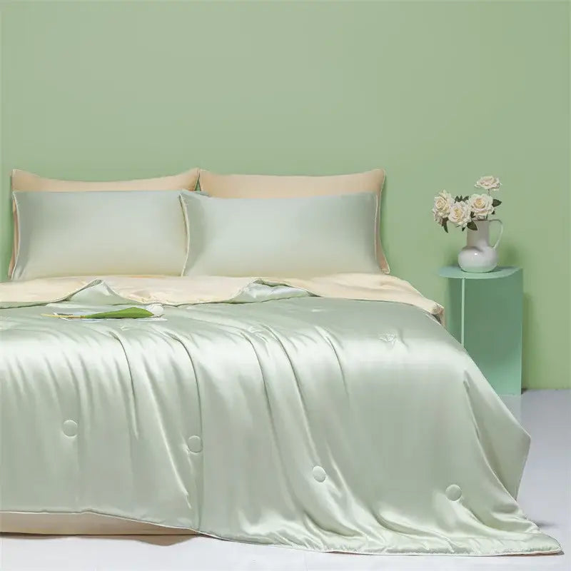 Green Ice Silk Quilt Set