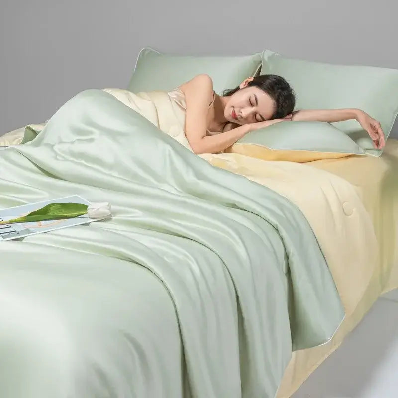 Green Ice Silk Quilt Set