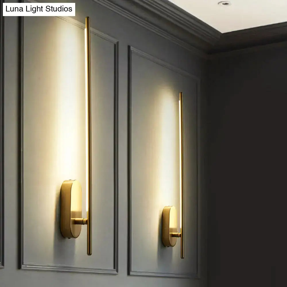 Gold Vertical Rod Sconce