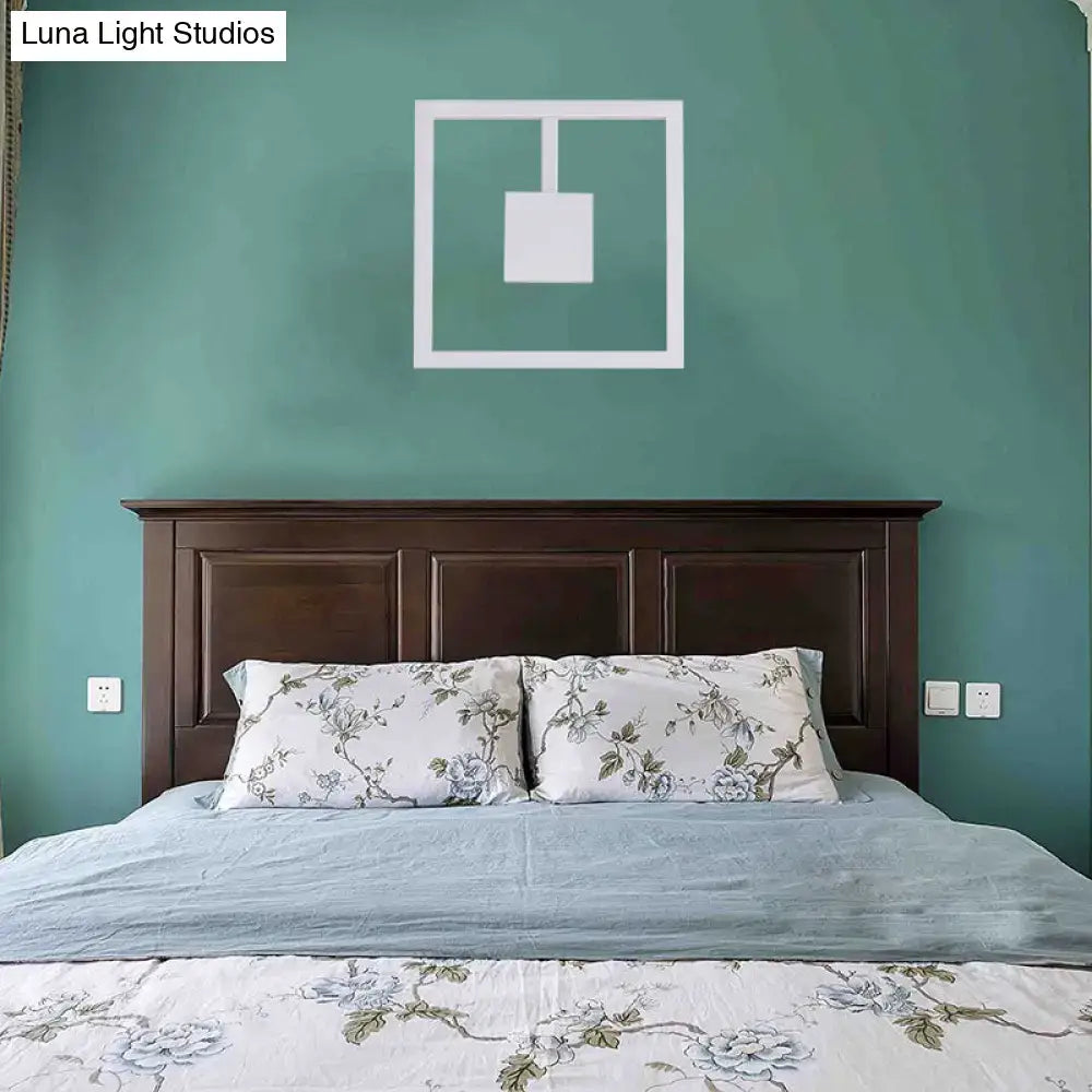 White Acrylic Dual-Voltage Metal Wall Light