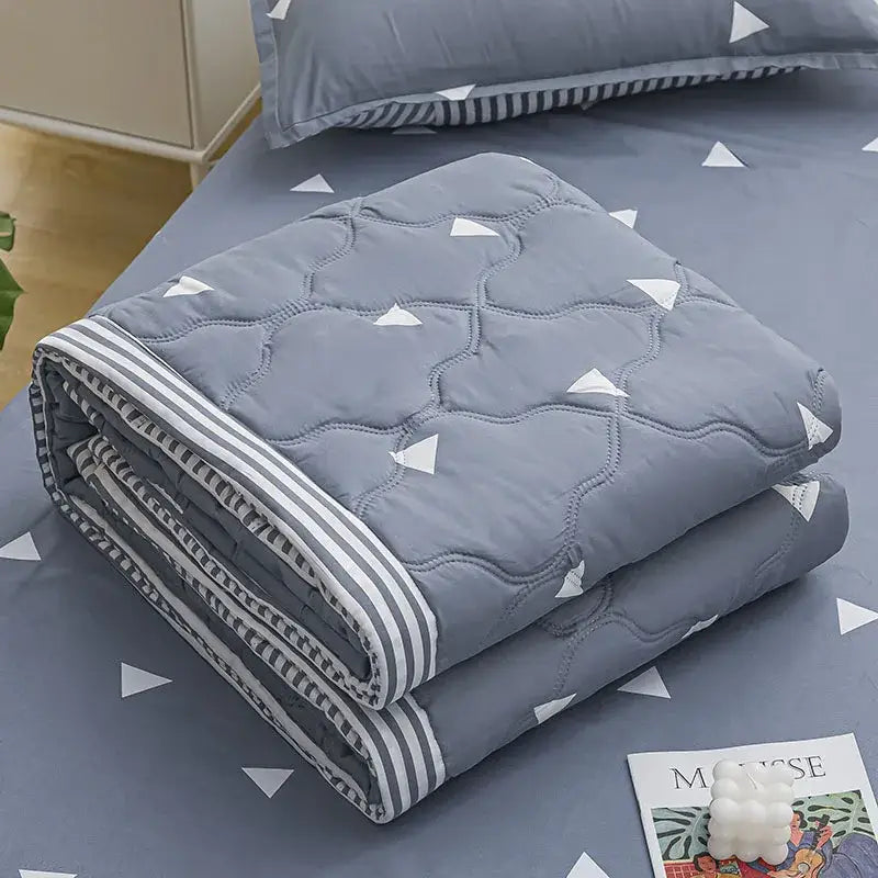 Mint Daisy Quilted Bedding