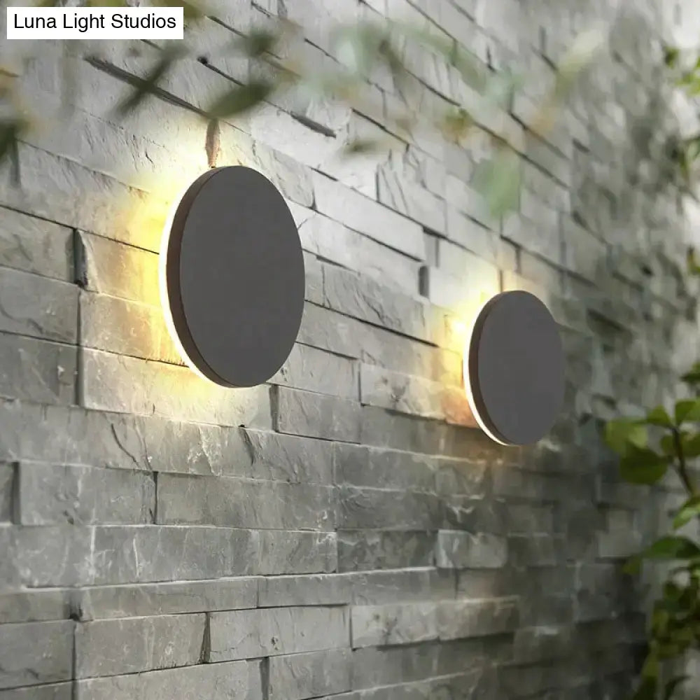 Black Round Outdoor Lamp
