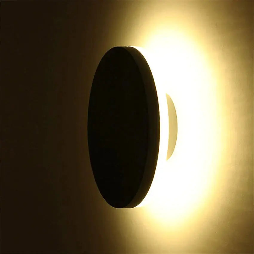 Black Round Outdoor Lamp