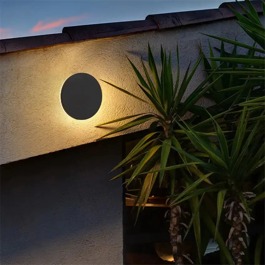 Black Round Outdoor Lamp