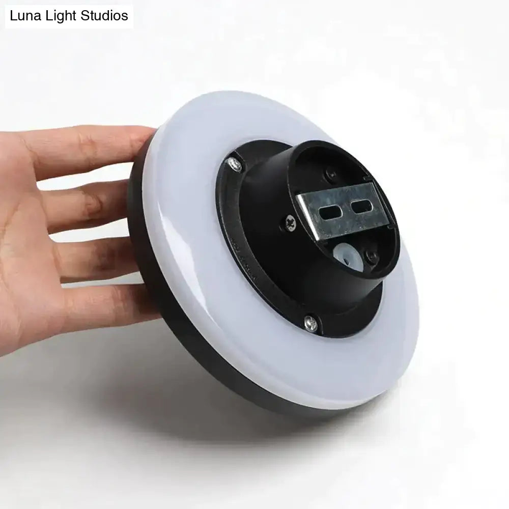 Black Round Outdoor Lamp