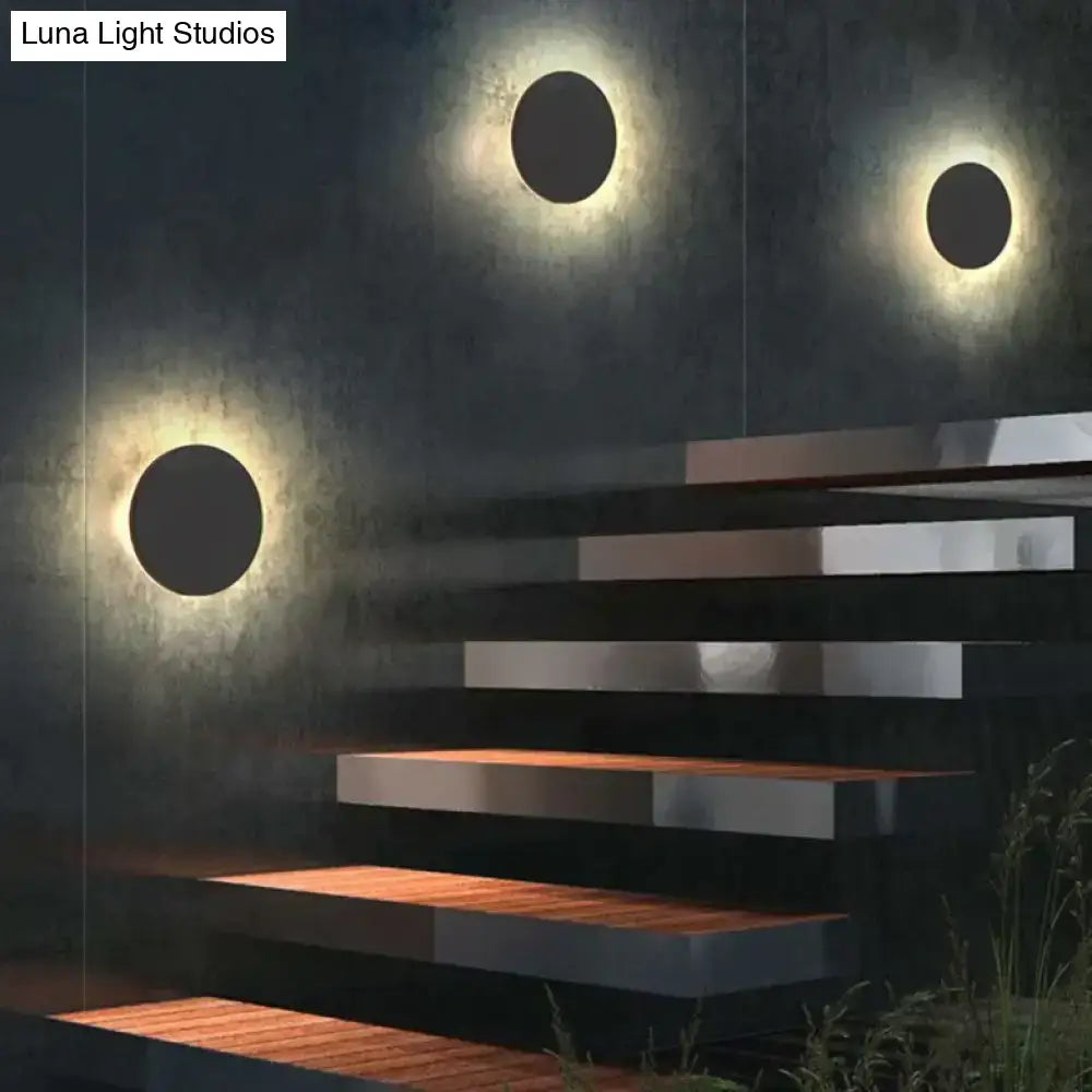 Black Round Outdoor Lamp
