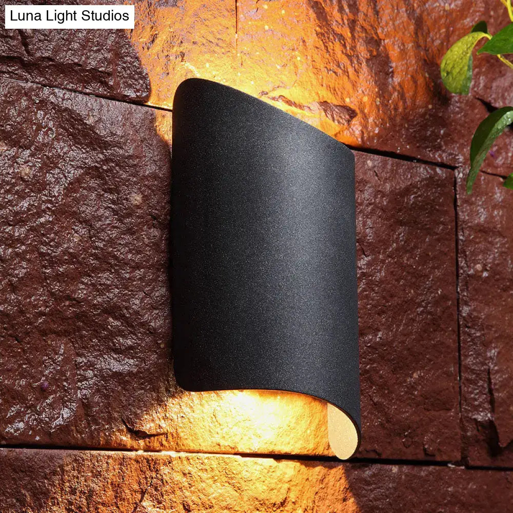 Black Curved Outdoor Sconce