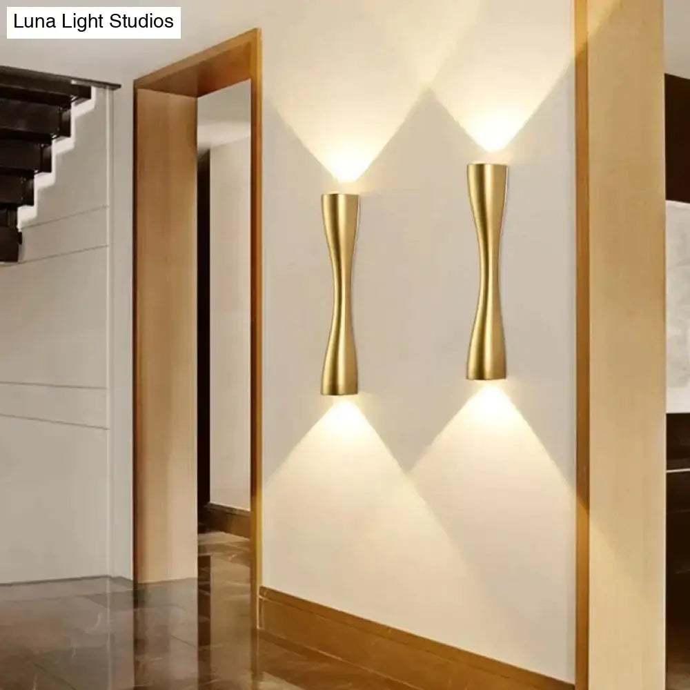 Black Curved IP65 Outdoor Wall Sconce
