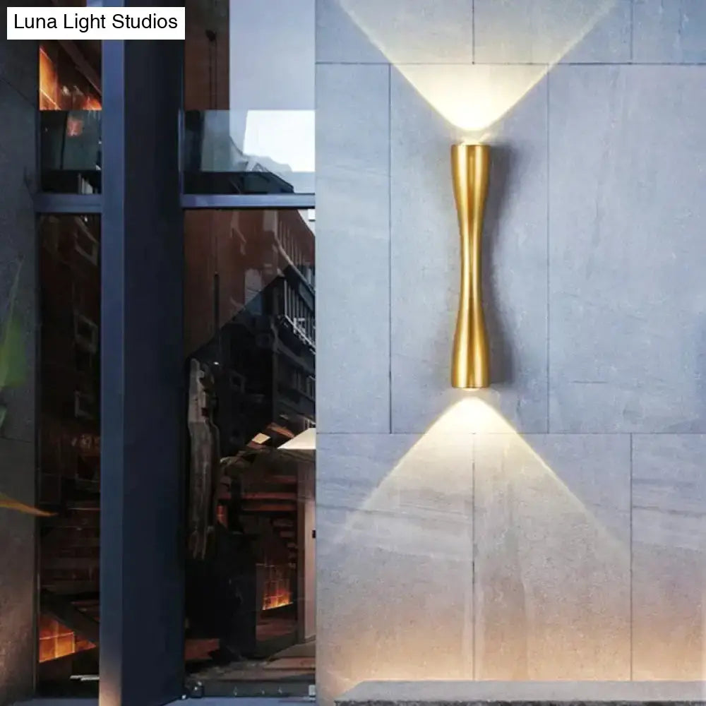 Black Curved IP65 Outdoor Wall Sconce