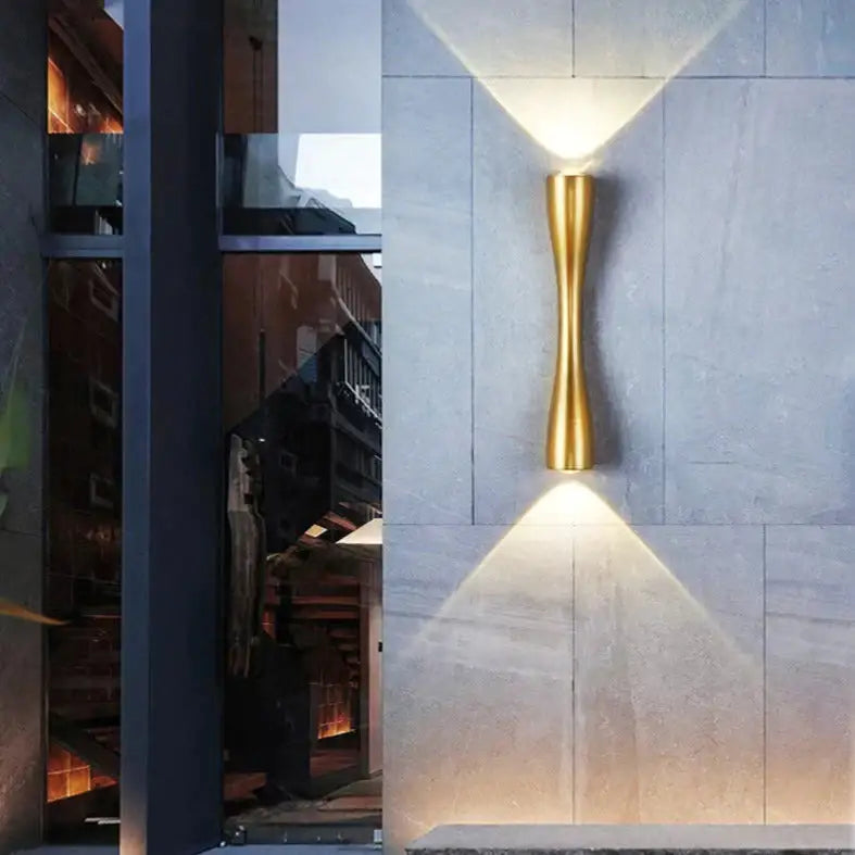 Black Curved IP65 Outdoor Wall Sconce