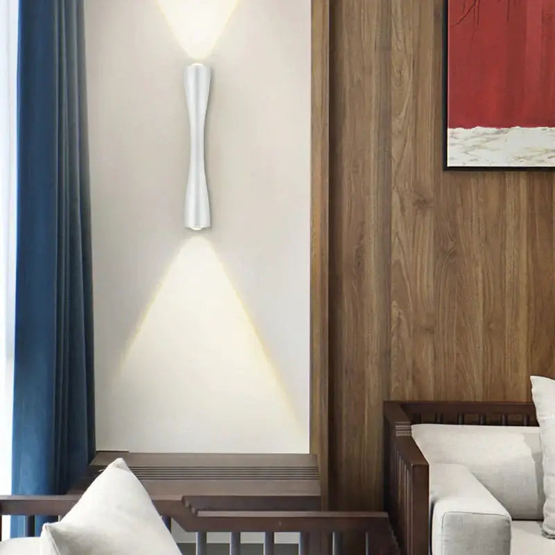 Black Curved IP65 Outdoor Wall Sconce