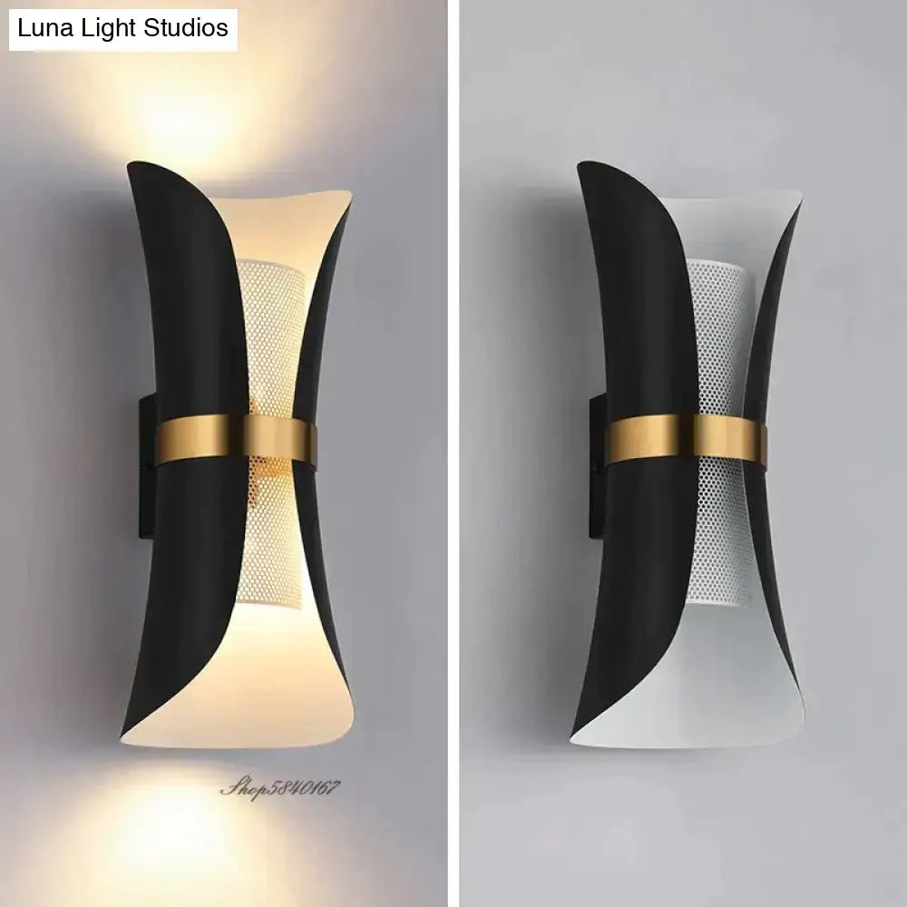 Black Gold Sleek Bedroom Wall Lamp