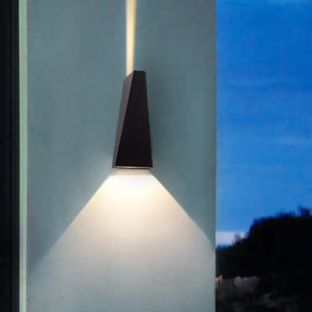 Black Geometric Wall Lamp