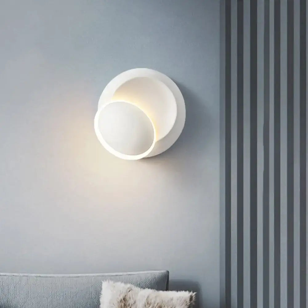 White Eclipse Wall Lamp