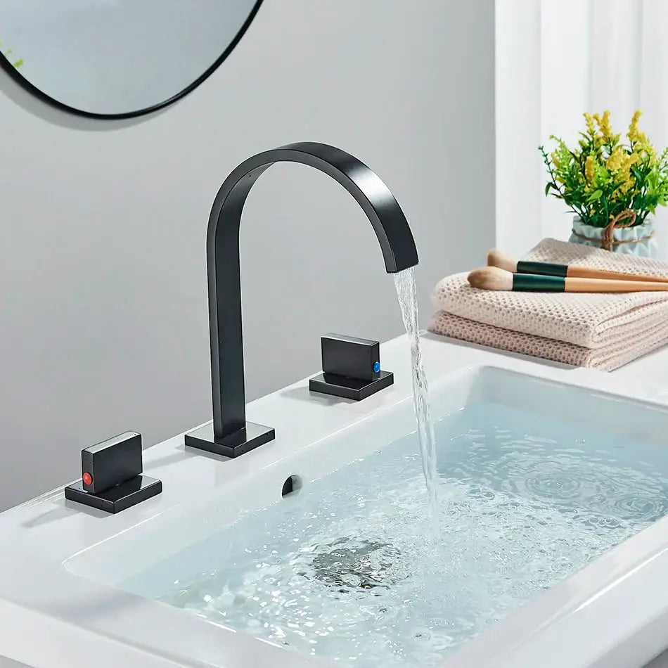 Chrome Dual Handle Bathroom Faucet