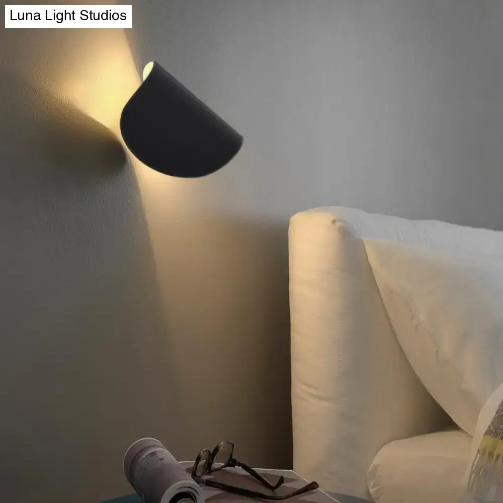 Gold Metal Compact Wall Sconce