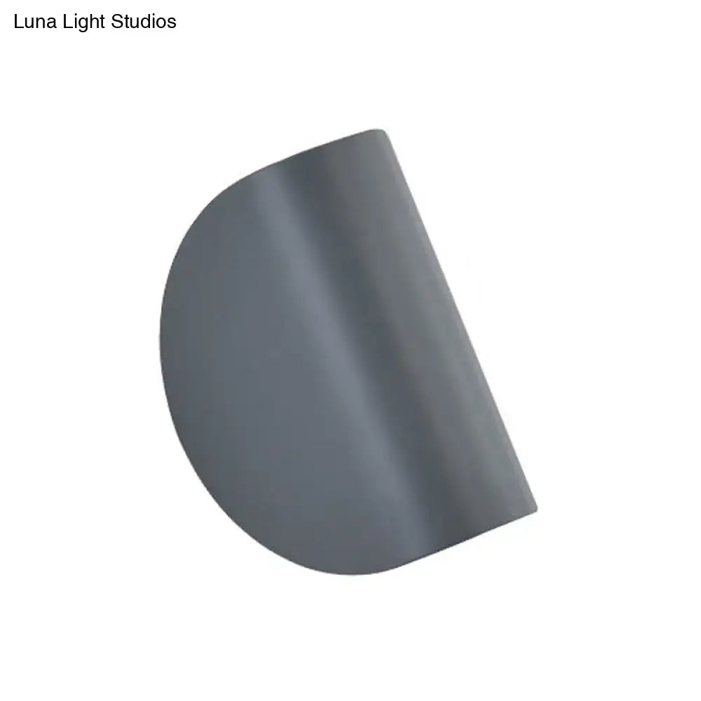 Gold Metal Compact Wall Sconce