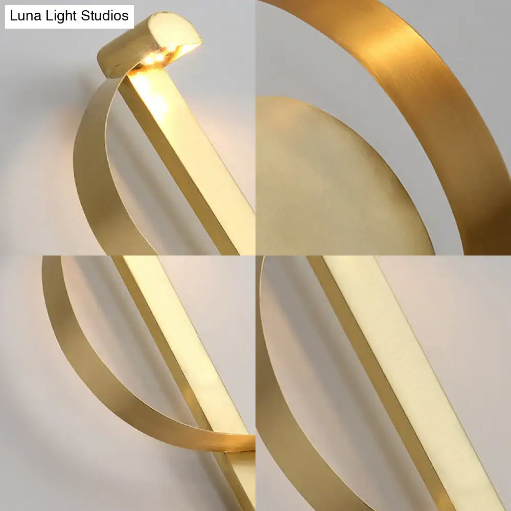Gold Curved Wall Sconce Aluminum Build