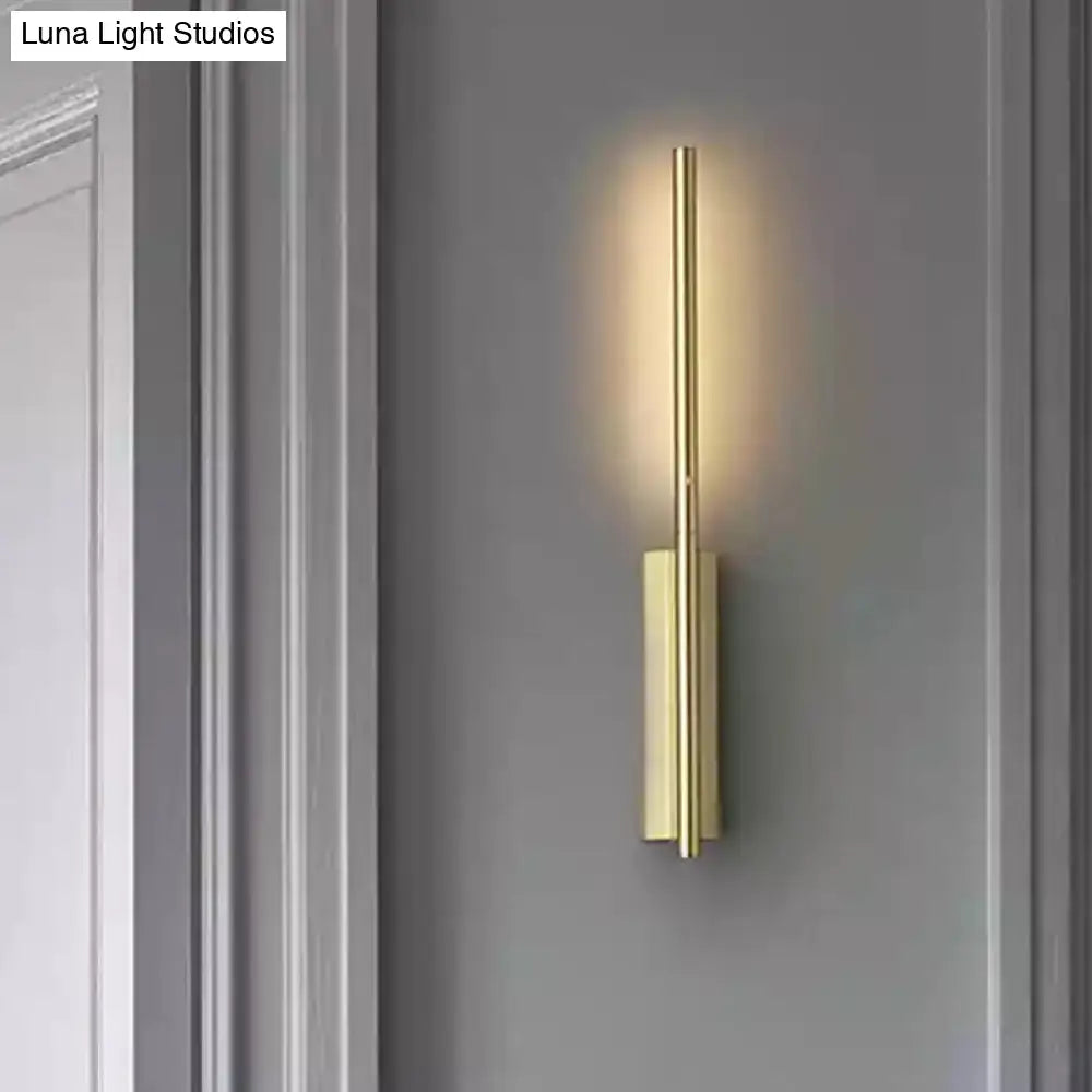 Gold Linear Reading Nook Sconce