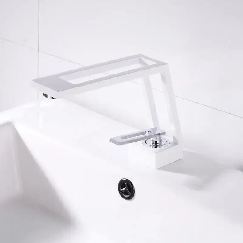 Matte Black Basin Faucet Single-Handle Deck Mount