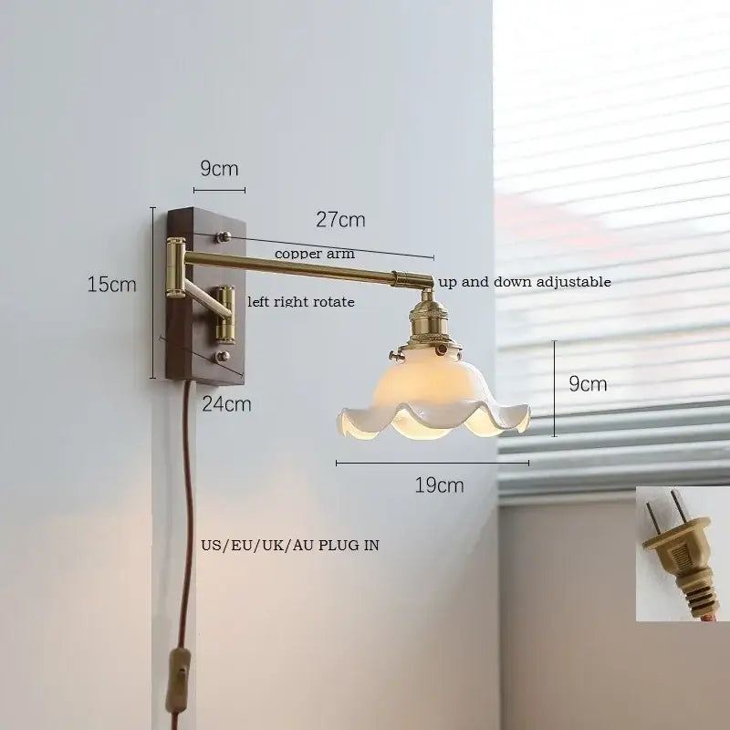 Brass Scalloped Wall Light