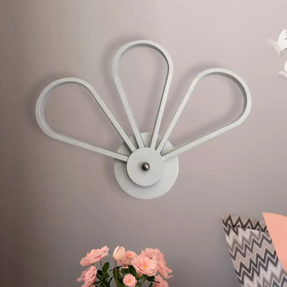 White Clover Fan Light
