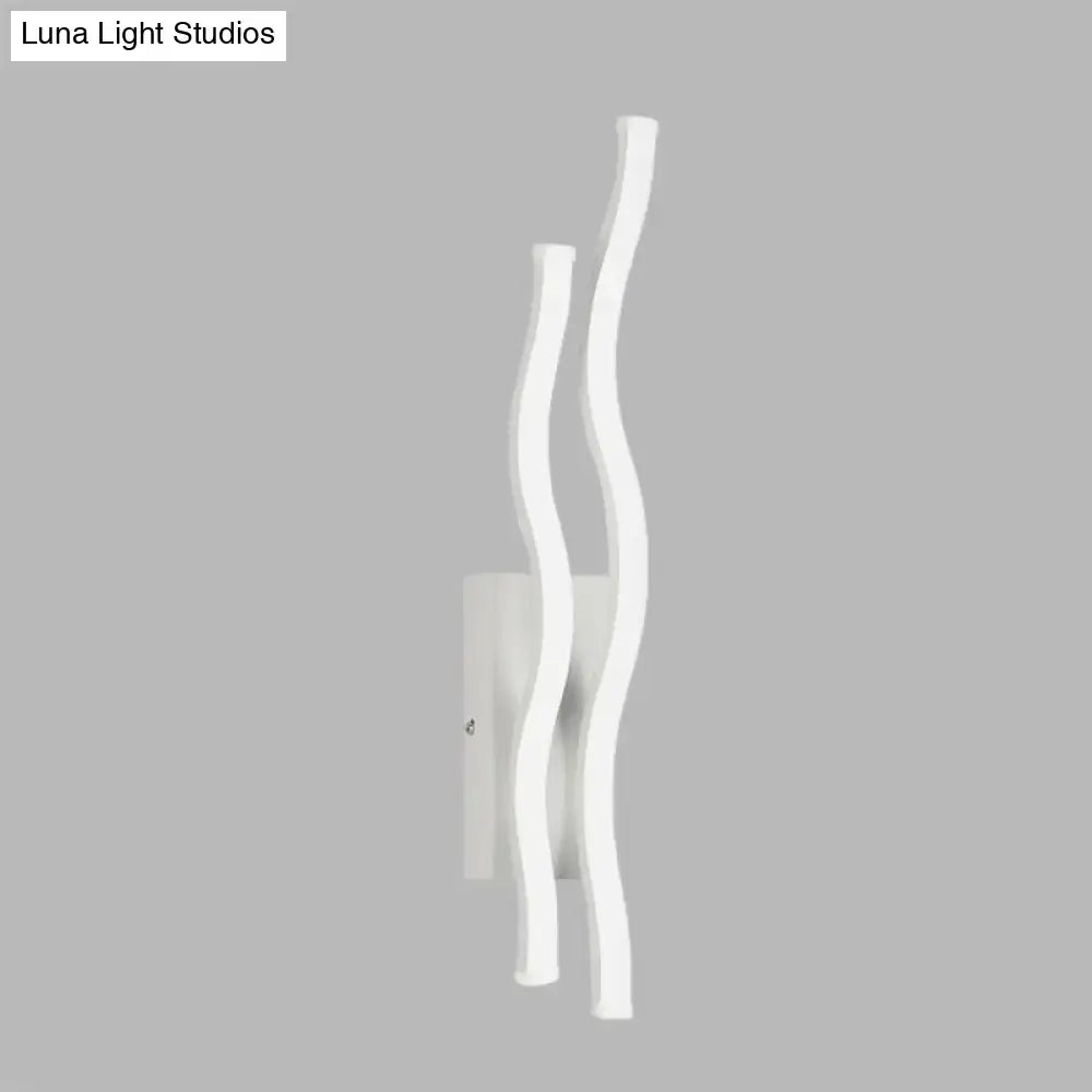 White Waving Wall Lamp