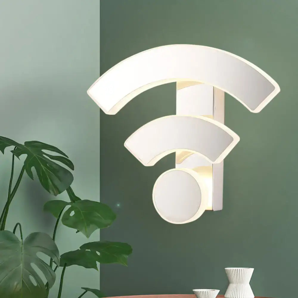 White Modern 10-Inch Wall Sconce