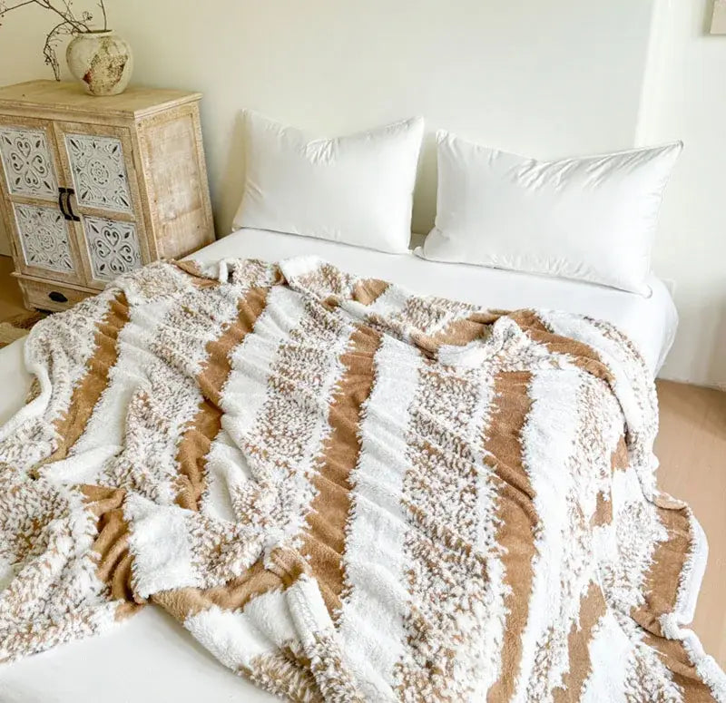 Cationic Jacquard Plush Throw