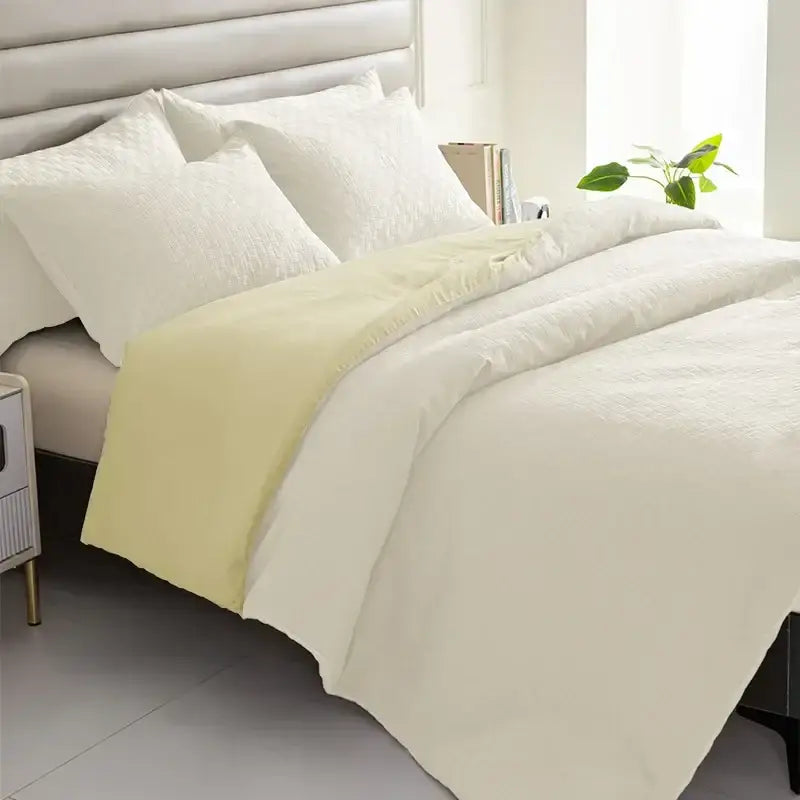 Cream Yellow Quilt Set