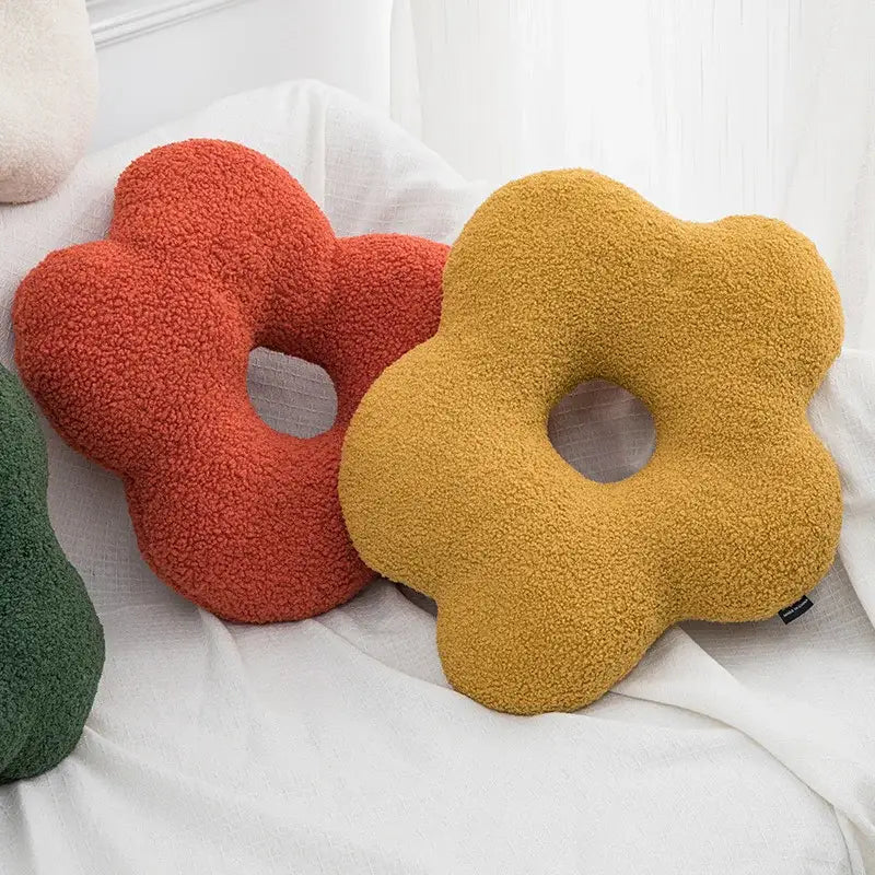 White Flower Cushion Set