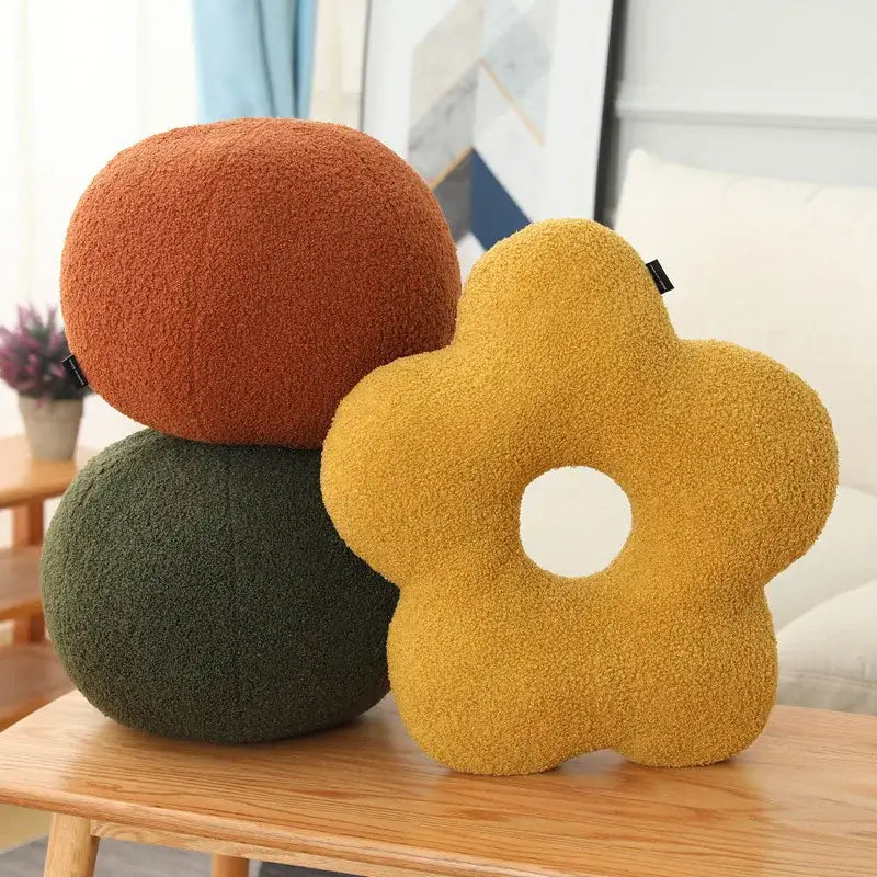 White Flower Cushion Set