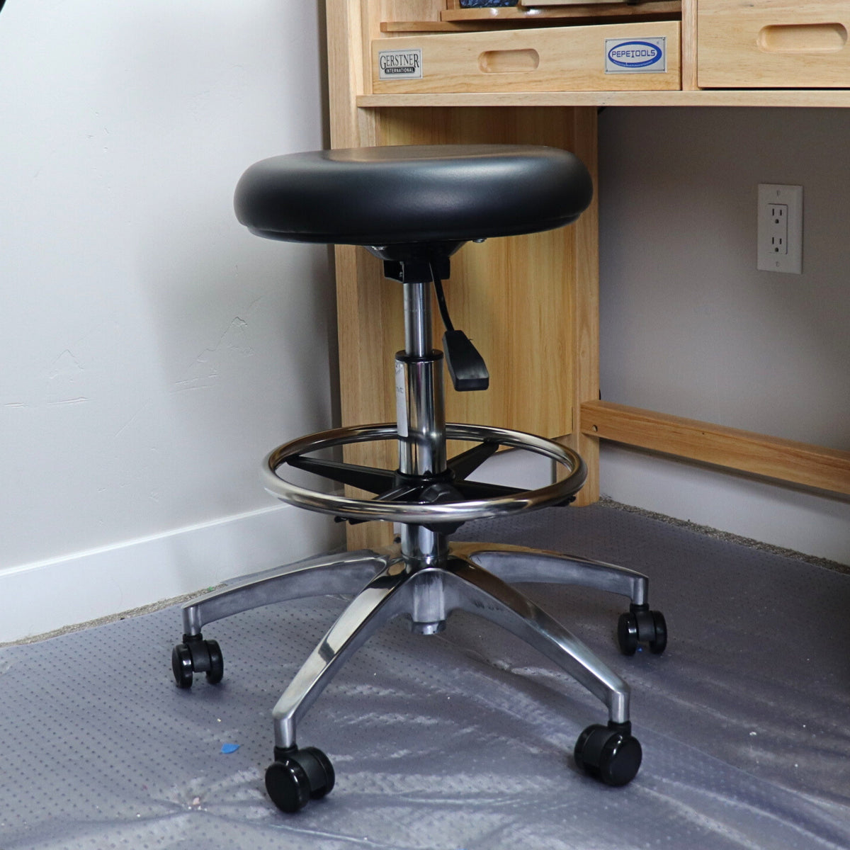 Professional Jeweler's Bench Stool with Hydraulic Lift and Footrest