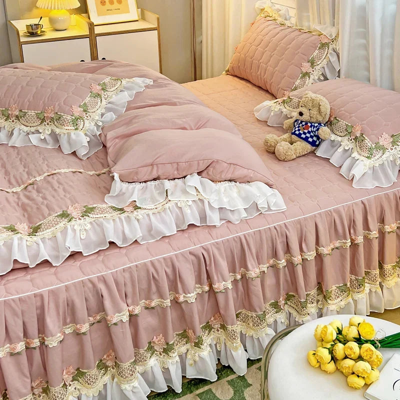 Embroidery Lace Bedding Set