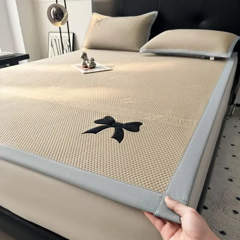 Green Knot Cool Mat Set