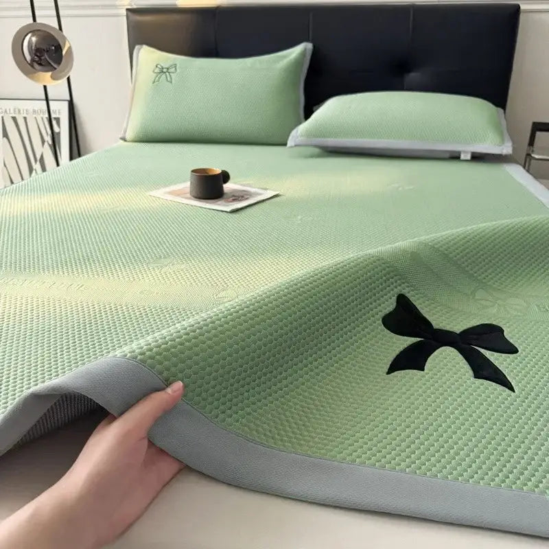 Green Knot Cool Mat Set