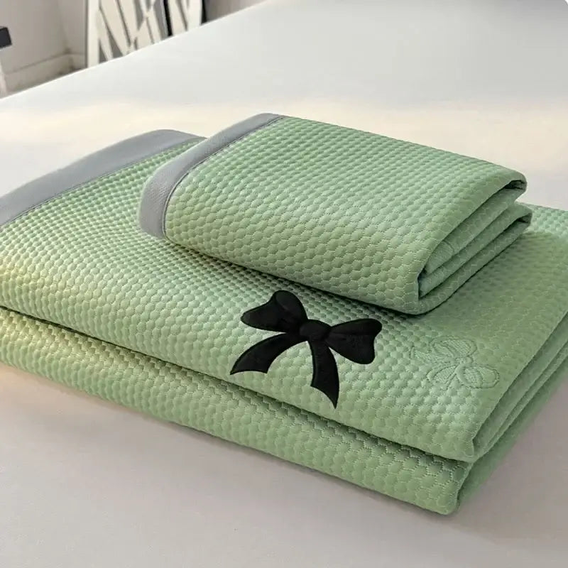 Green Knot Cool Mat Set