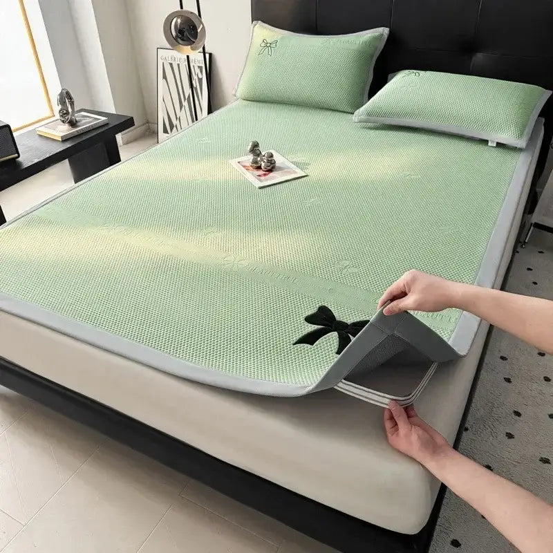Green Knot Cool Mat Set