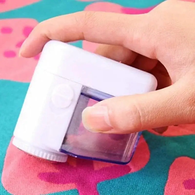 Blue White Fabric Shaver