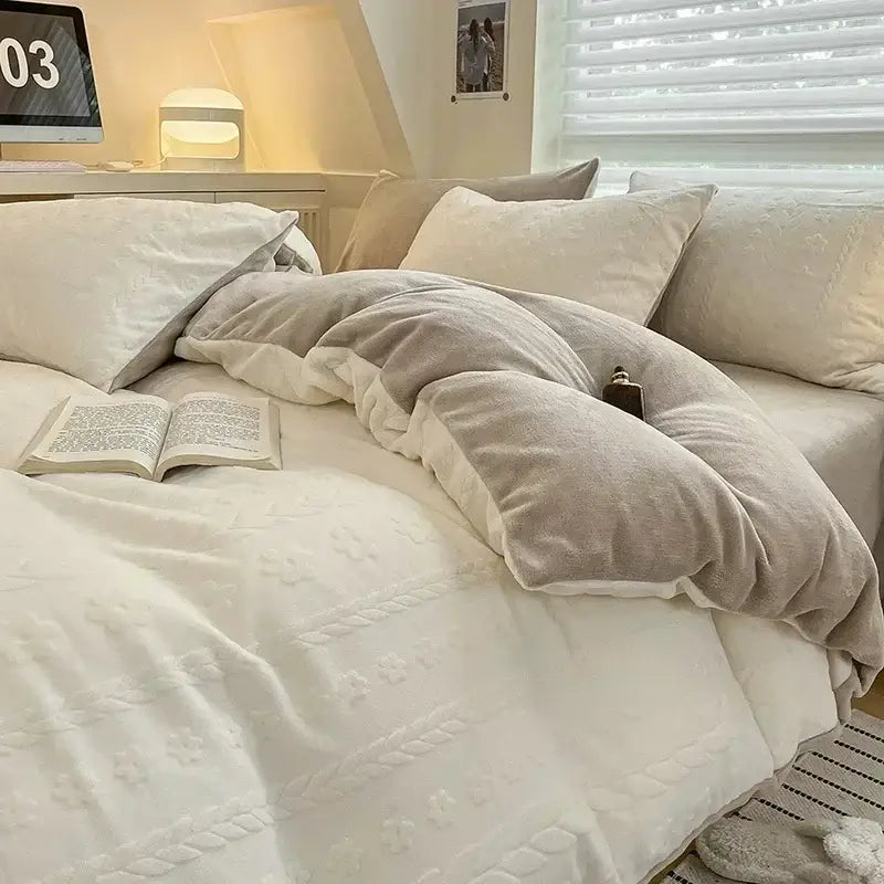 Cream Fleece Bedding Set