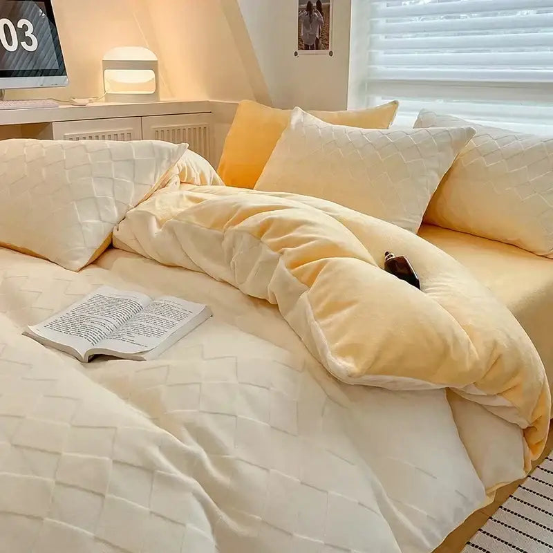 Cream Fleece Bedding Set
